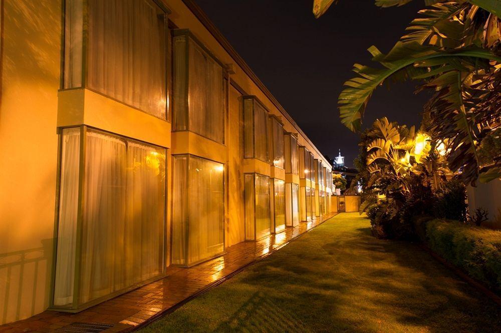 The Waverley International Hotel Glen Waverley Exterior photo